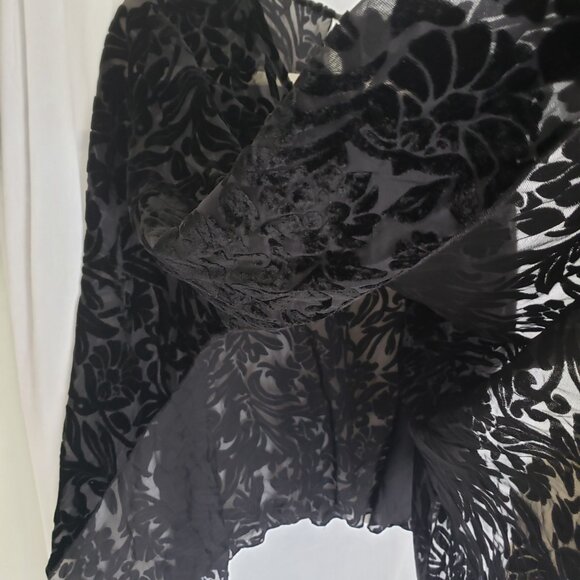 Endless Designs Woman Black Velvet Floral Pattern Sheer Lightweight Poncho - Picture 11 of 13